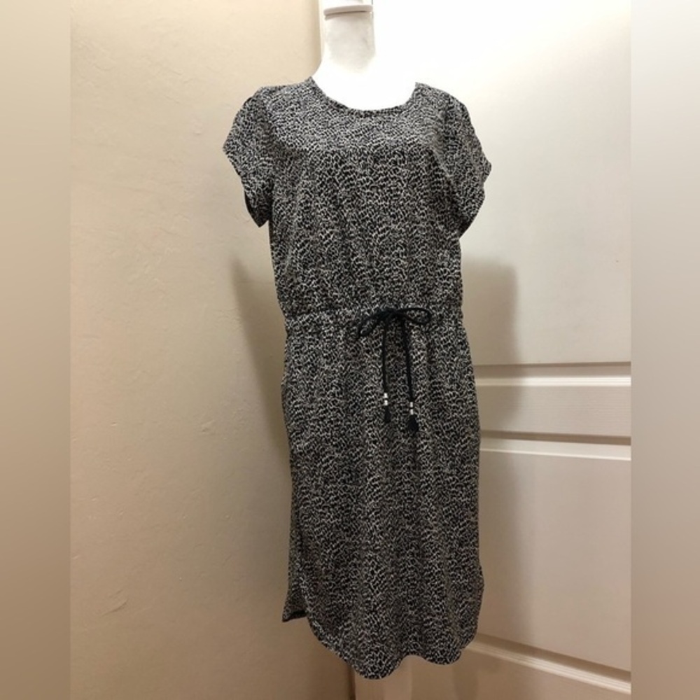 NWT Talbots short sleeve midi dress. Length 40” armpit/armpit 20”, shoulders 15”